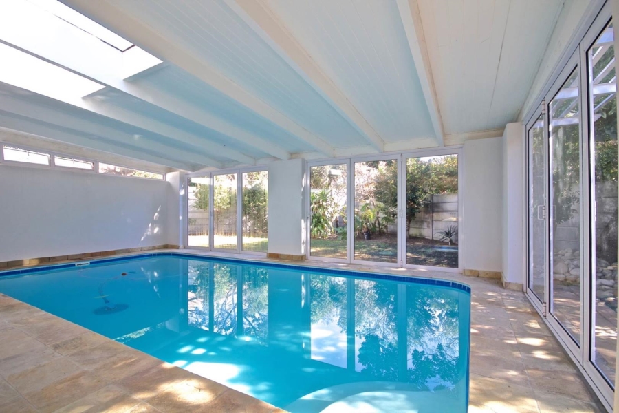 To Let 5 Bedroom Property for Rent in Sunset Beach Western Cape